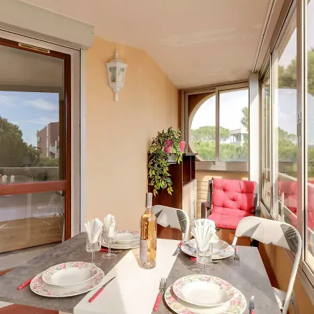 Les Aiguia¨res Apartment